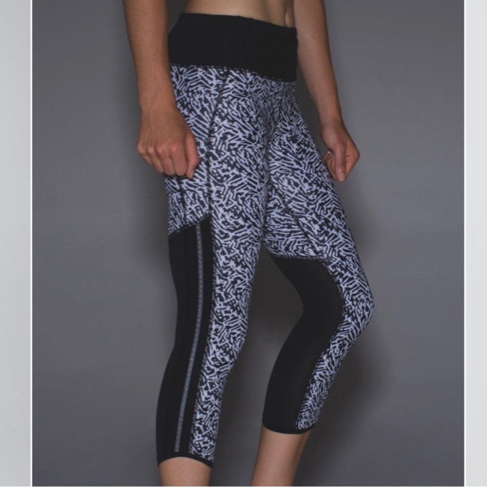 Lululemon Pace Pusher Crop- X Soul NY Size 10
